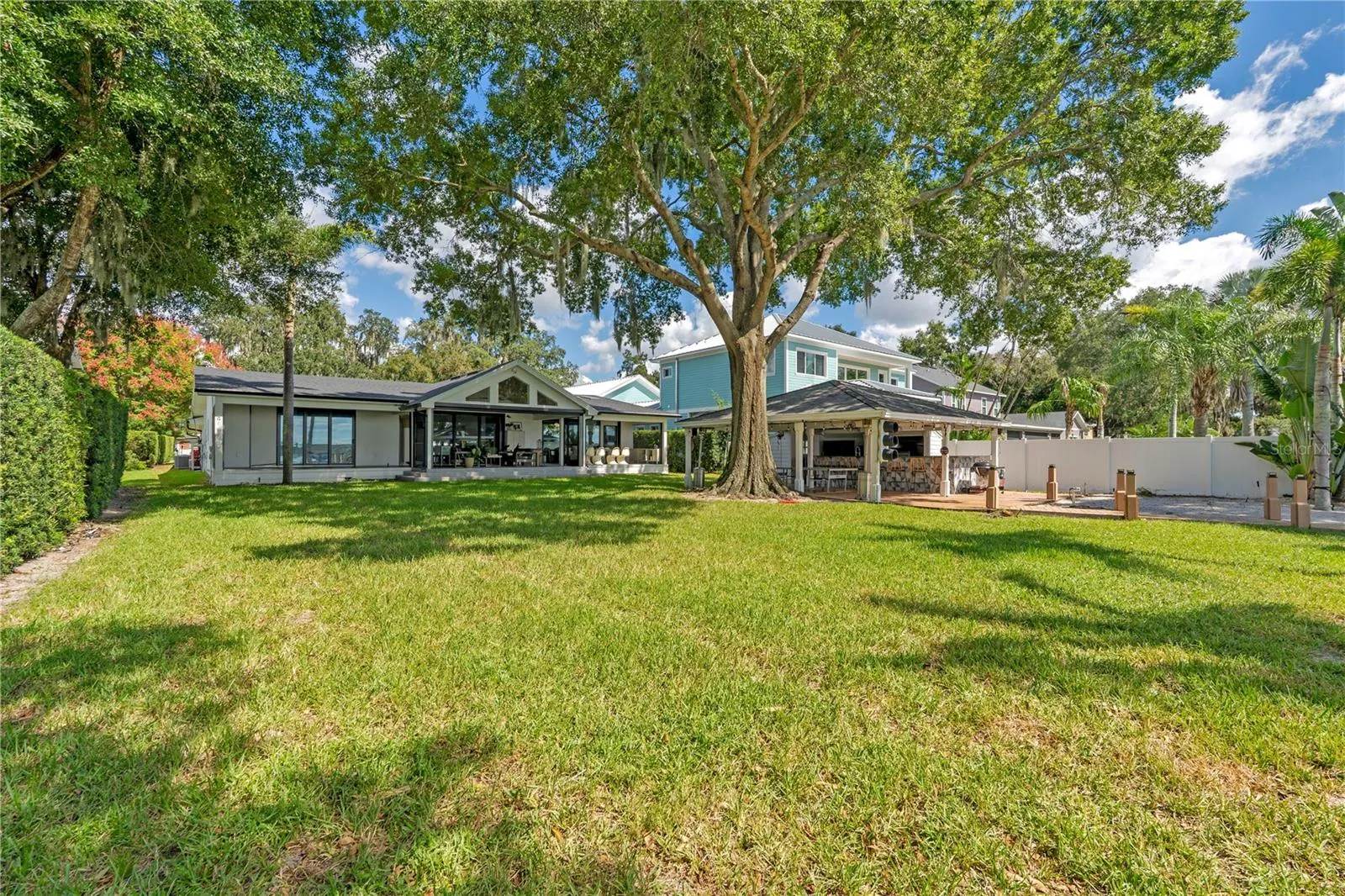 6922 SEMINOLE DR