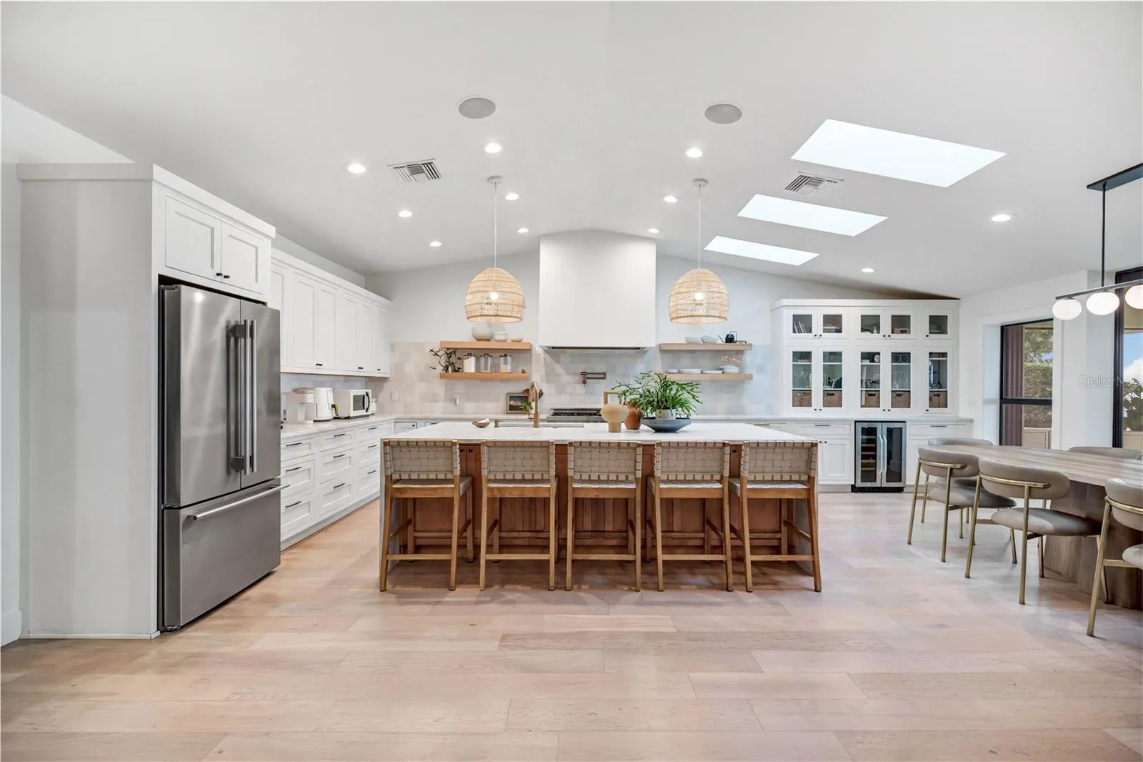 6922 SEMINOLE DR