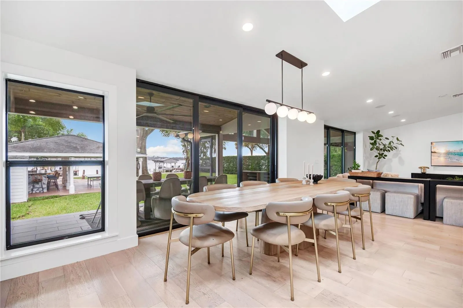 6922 SEMINOLE DR