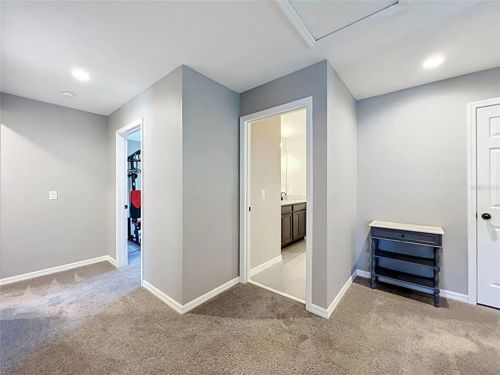 9389 LA SALLE ST