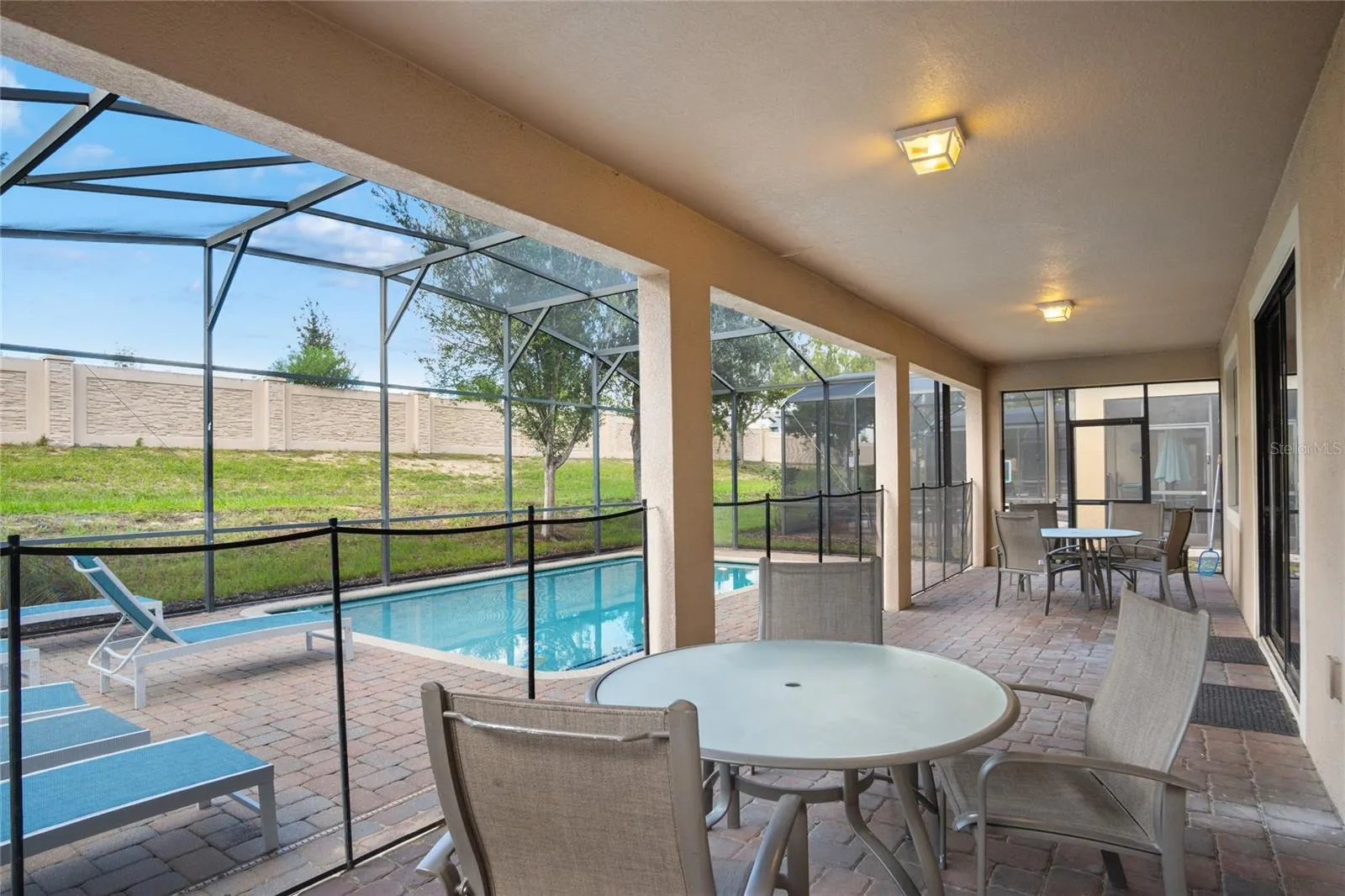 1464 MOON VALLEY DR