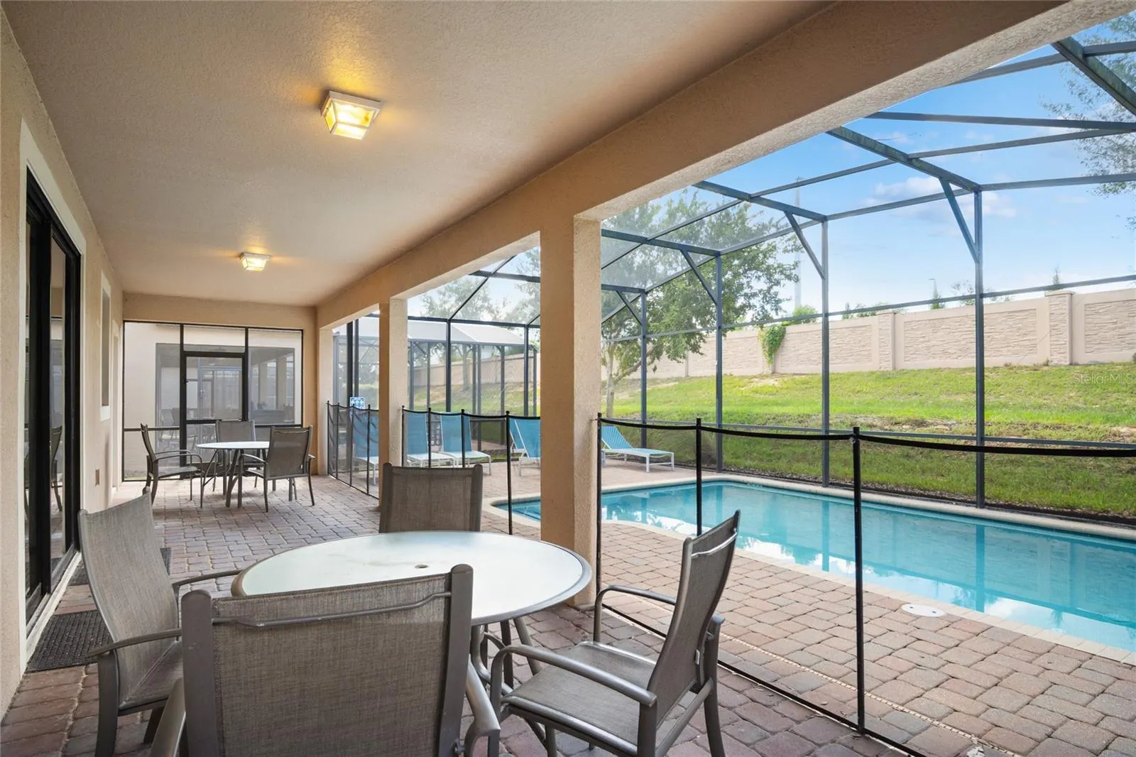 1464 MOON VALLEY DR