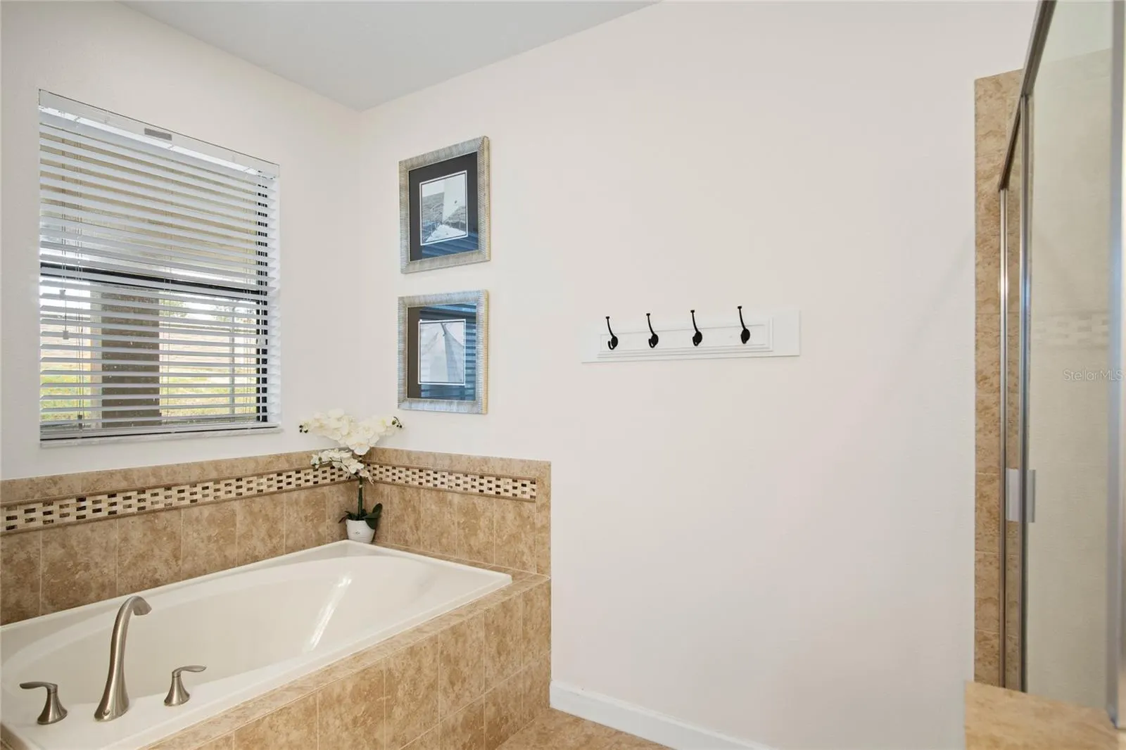 1464 MOON VALLEY DR