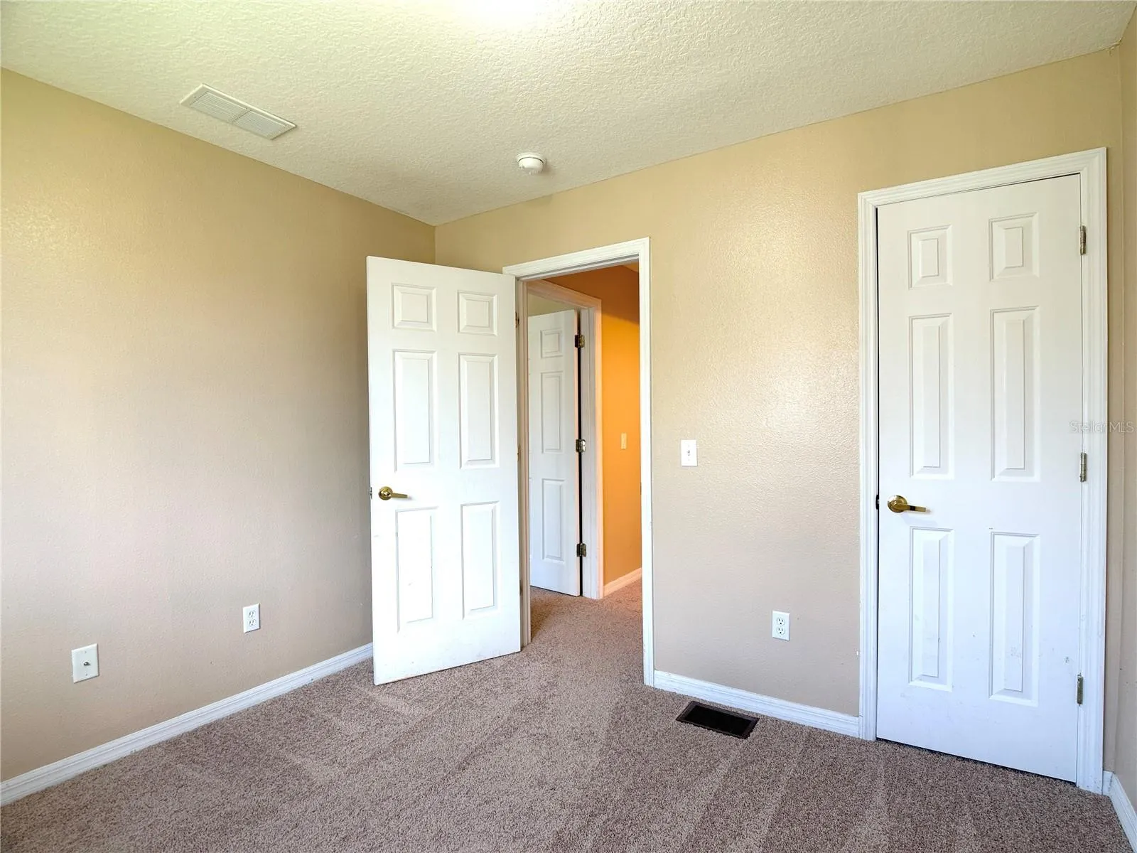 613 COCONUT PALM WAY