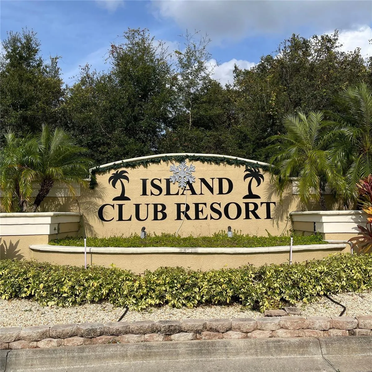 613 COCONUT PALM WAY