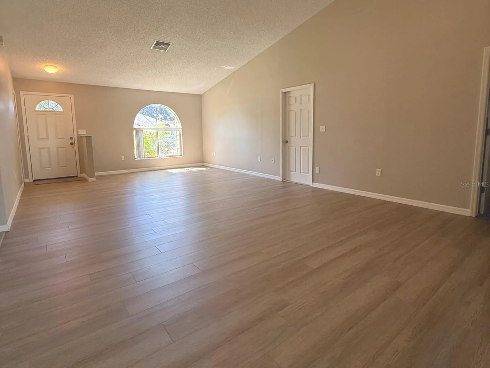 1451 KINGSTON WAY