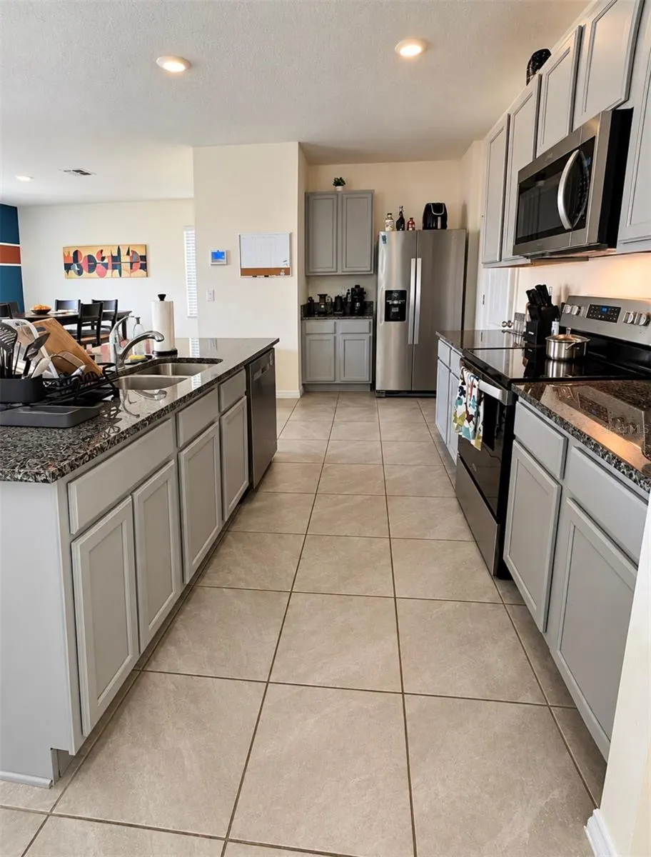 3660 SUNGROVE CIR