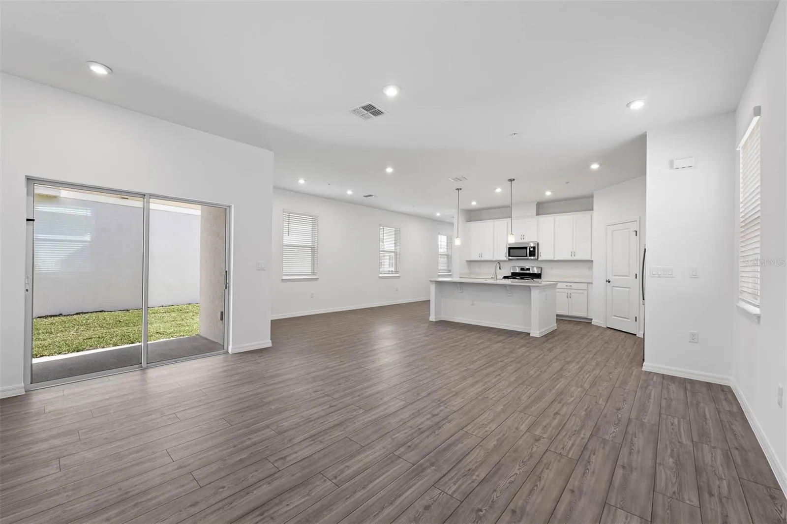 1837 HORSETAIL DR