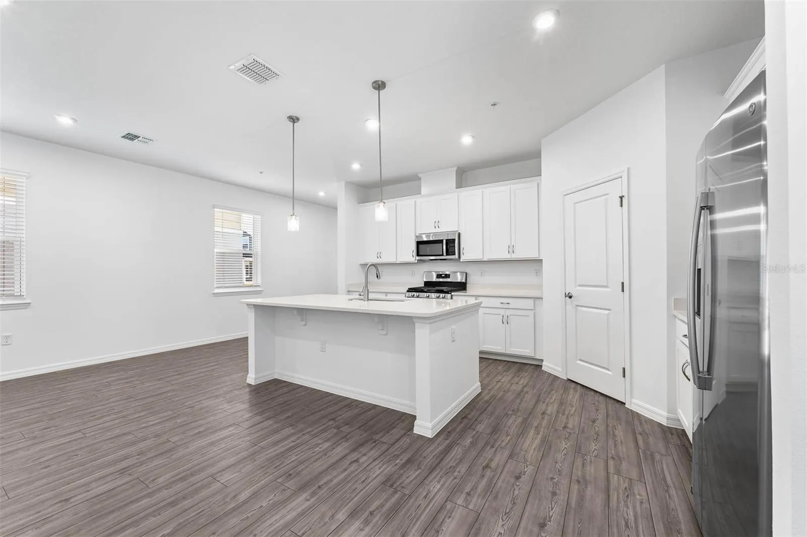 1837 HORSETAIL DR