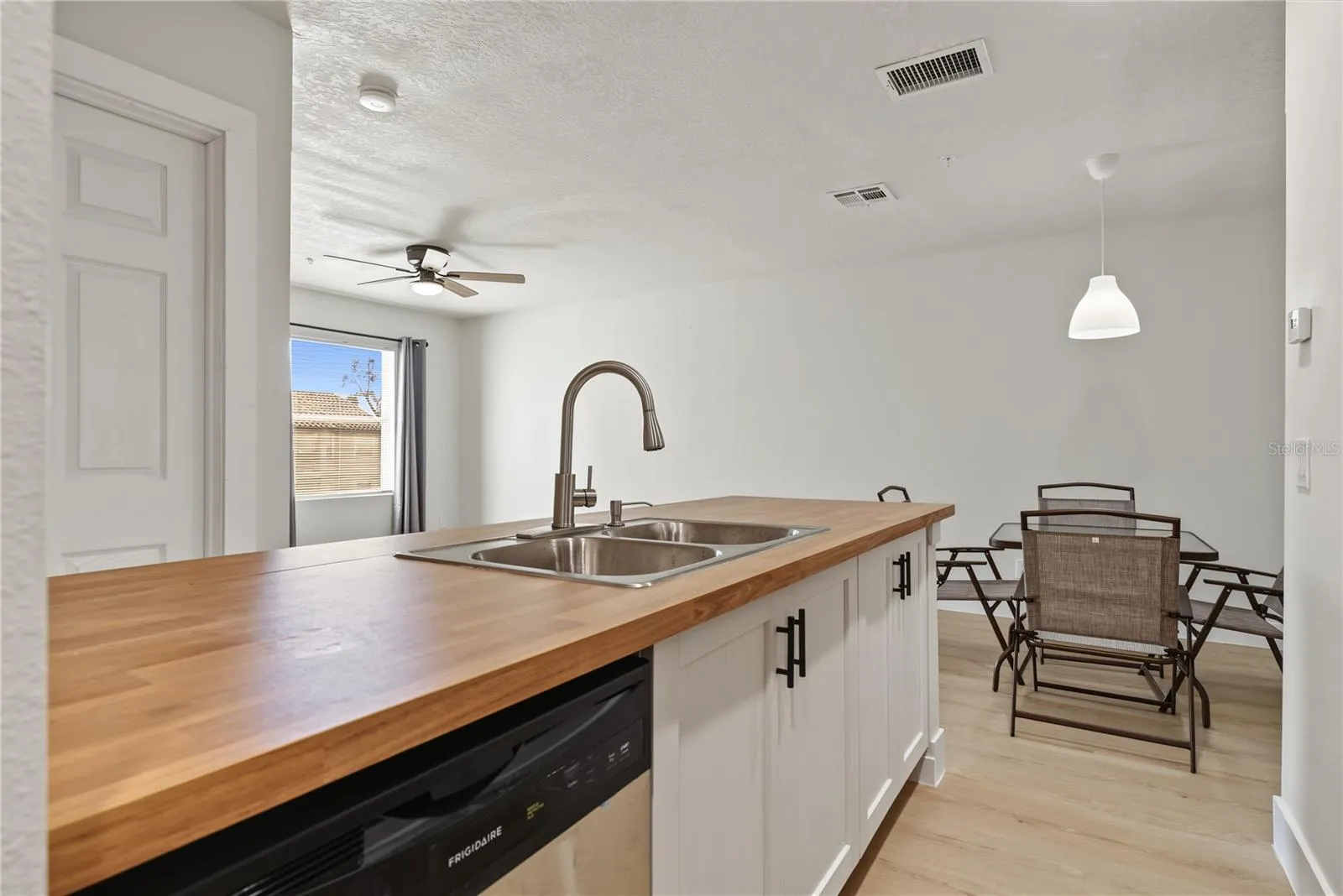3024 PARKWAY BLVD #304 #304