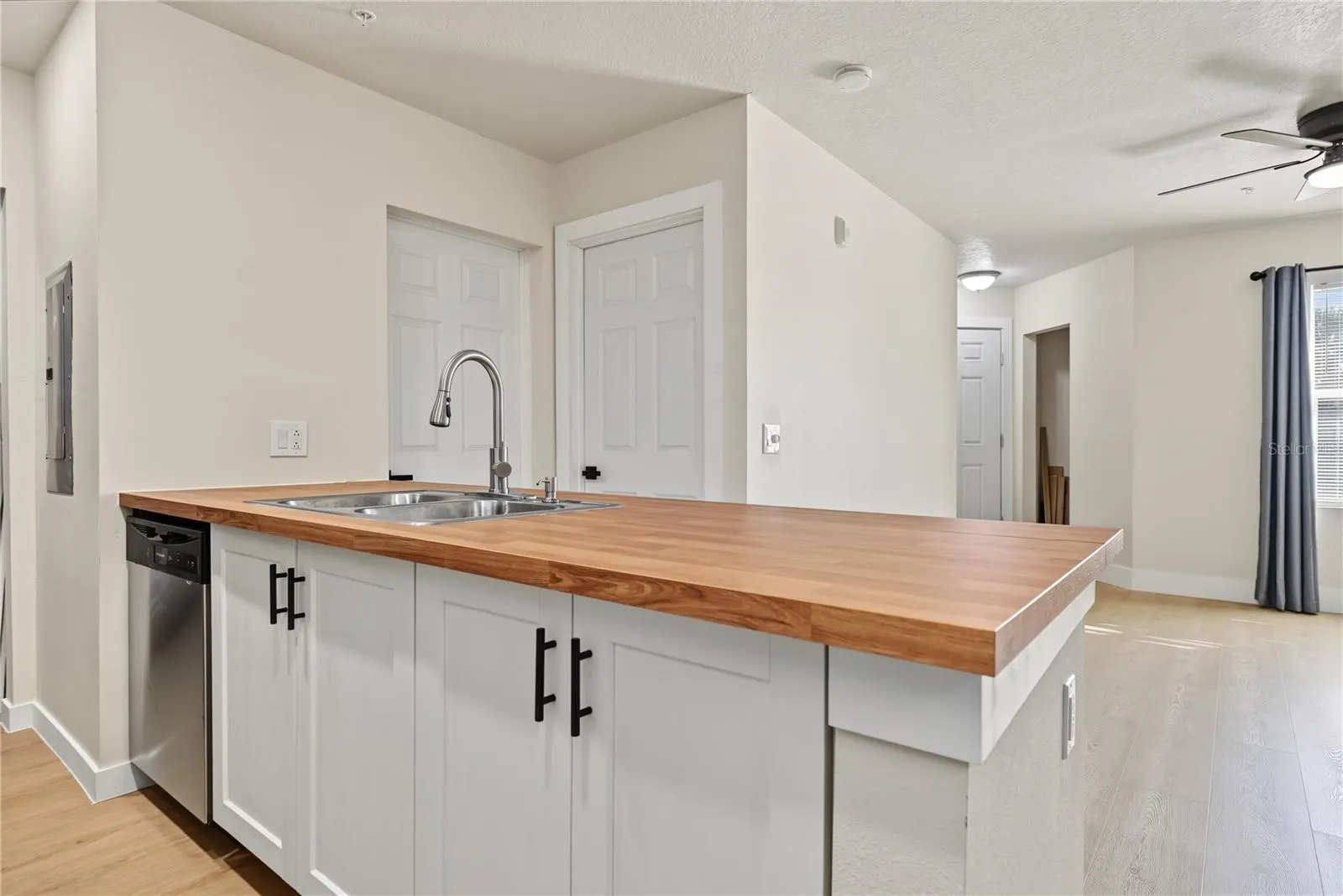 3024 PARKWAY BLVD #304 #304