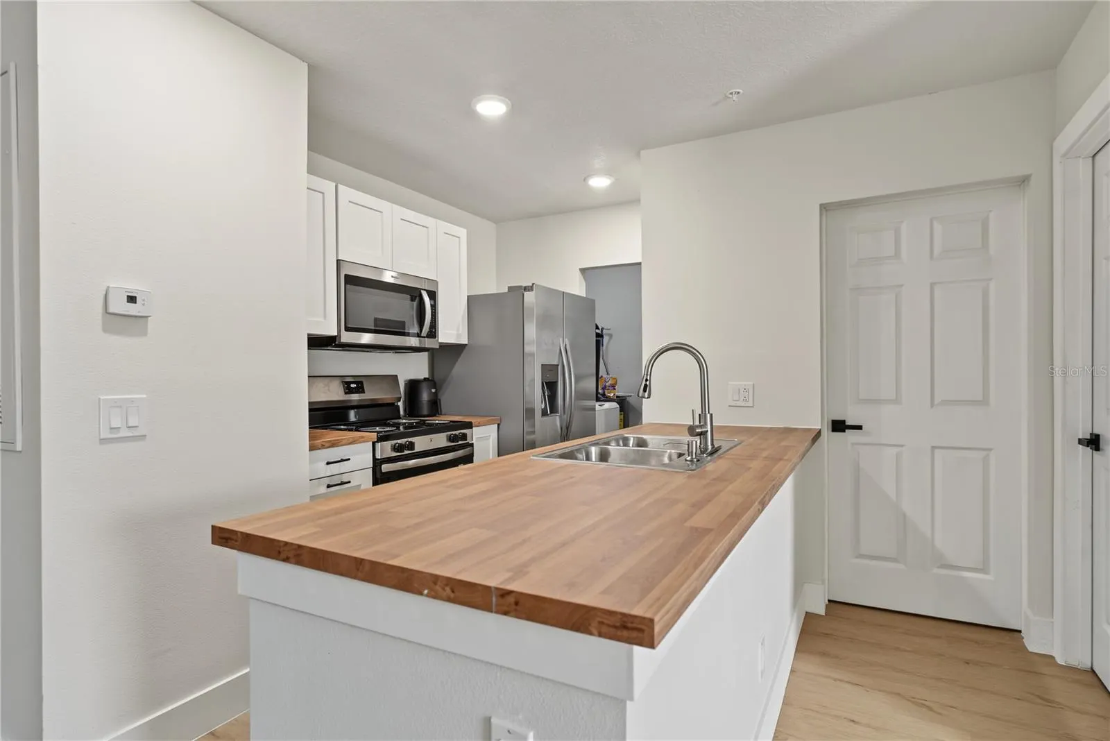 3024 PARKWAY BLVD #304 #304
