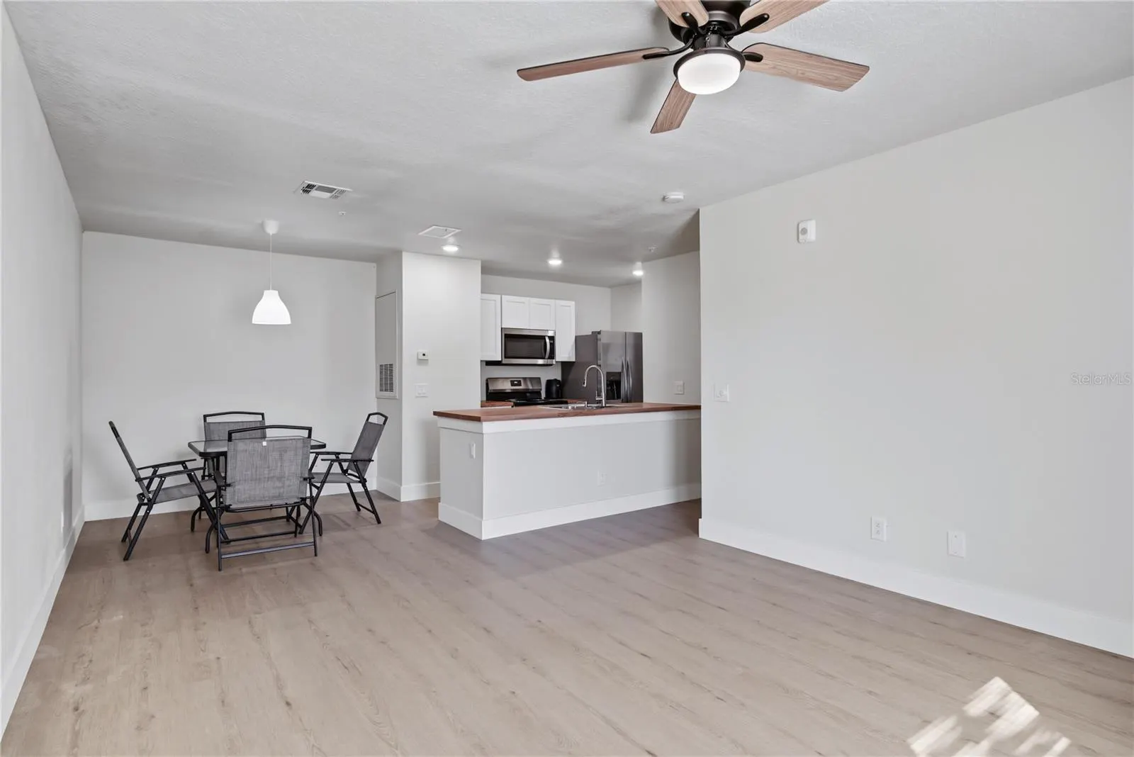 3024 PARKWAY BLVD #304 #304