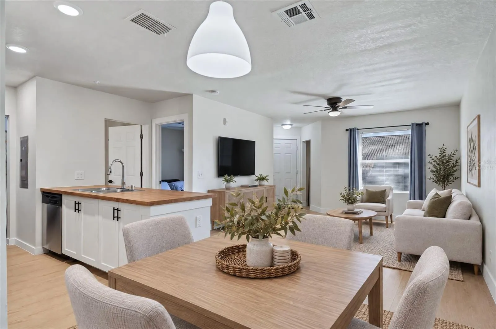 3024 PARKWAY BLVD #304 #304