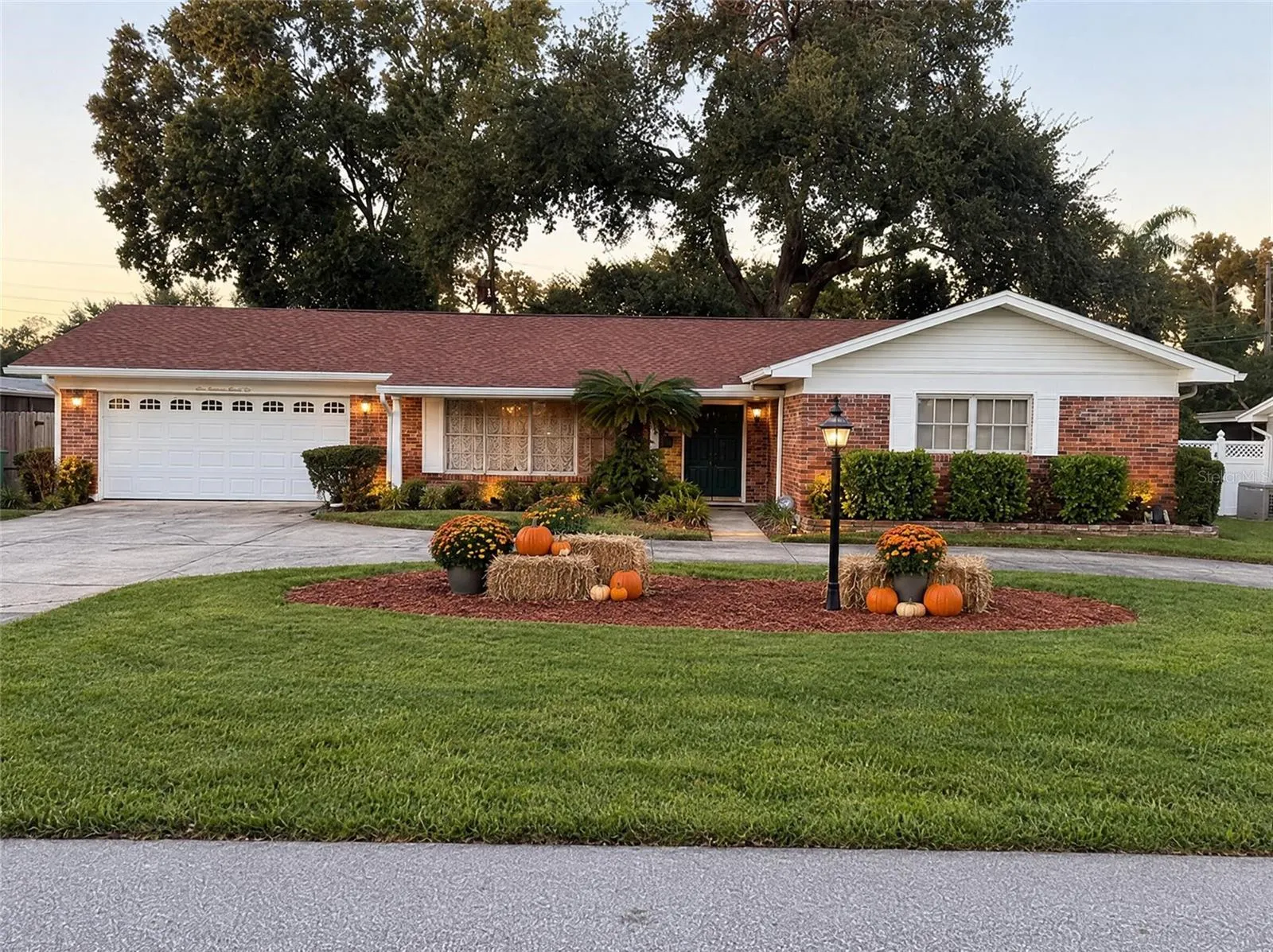925 W CIMMERON DR