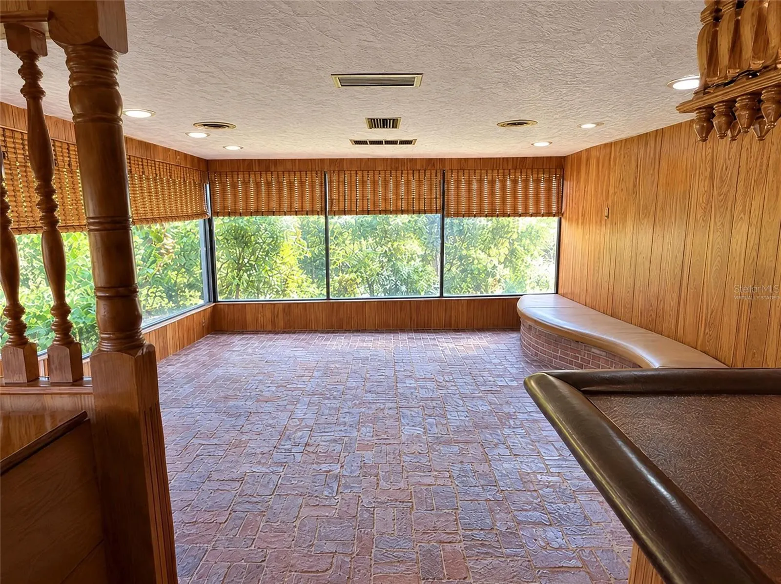 925 W CIMMERON DR