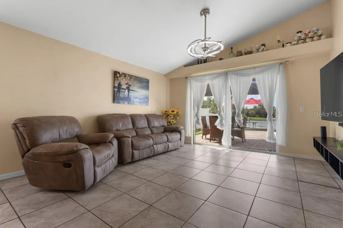 2438 BREWERTON LN