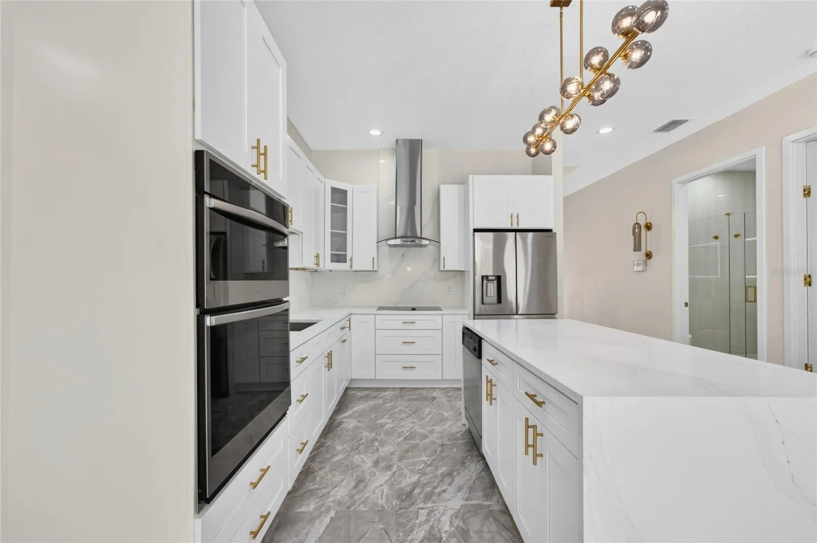 1905 W BURKE ST
