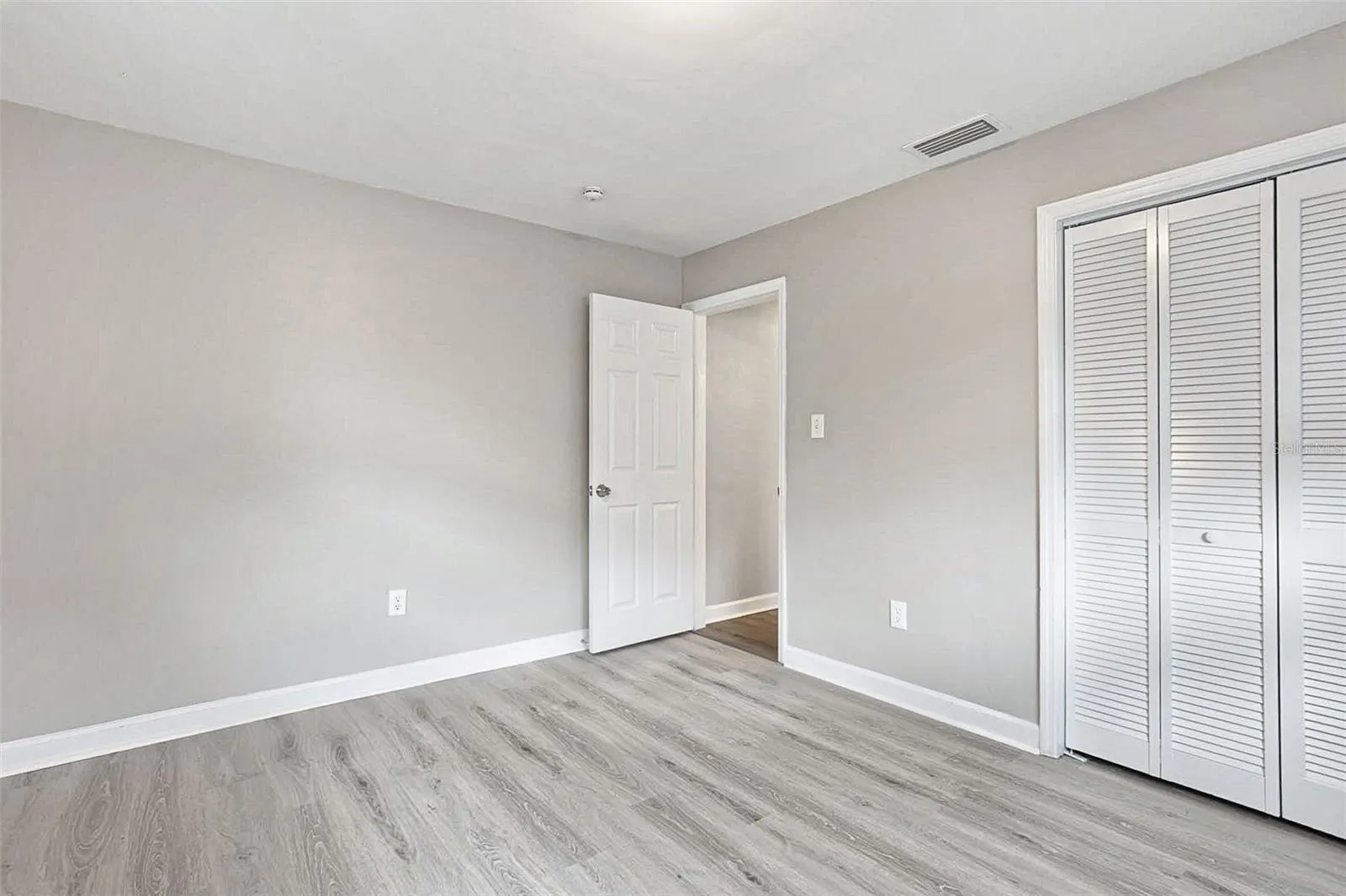 1838 GREENHILL DR