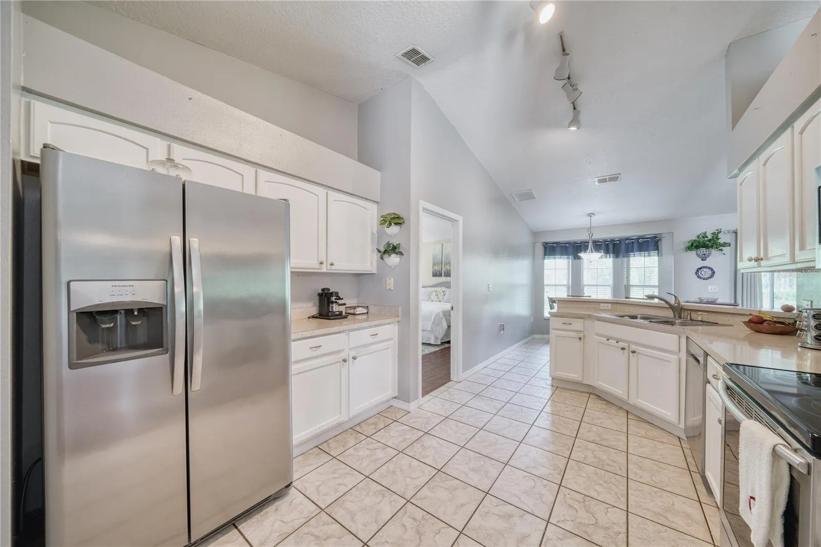 2234 SUMMER RAYE CT