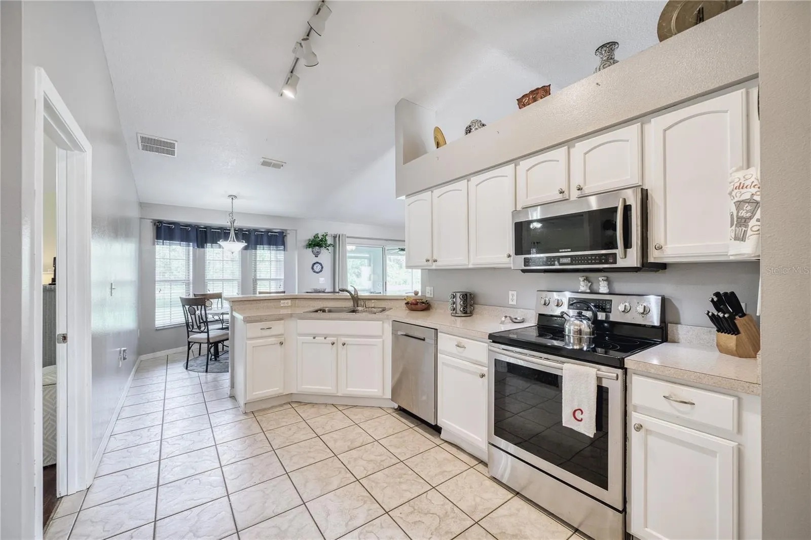 2234 SUMMER RAYE CT