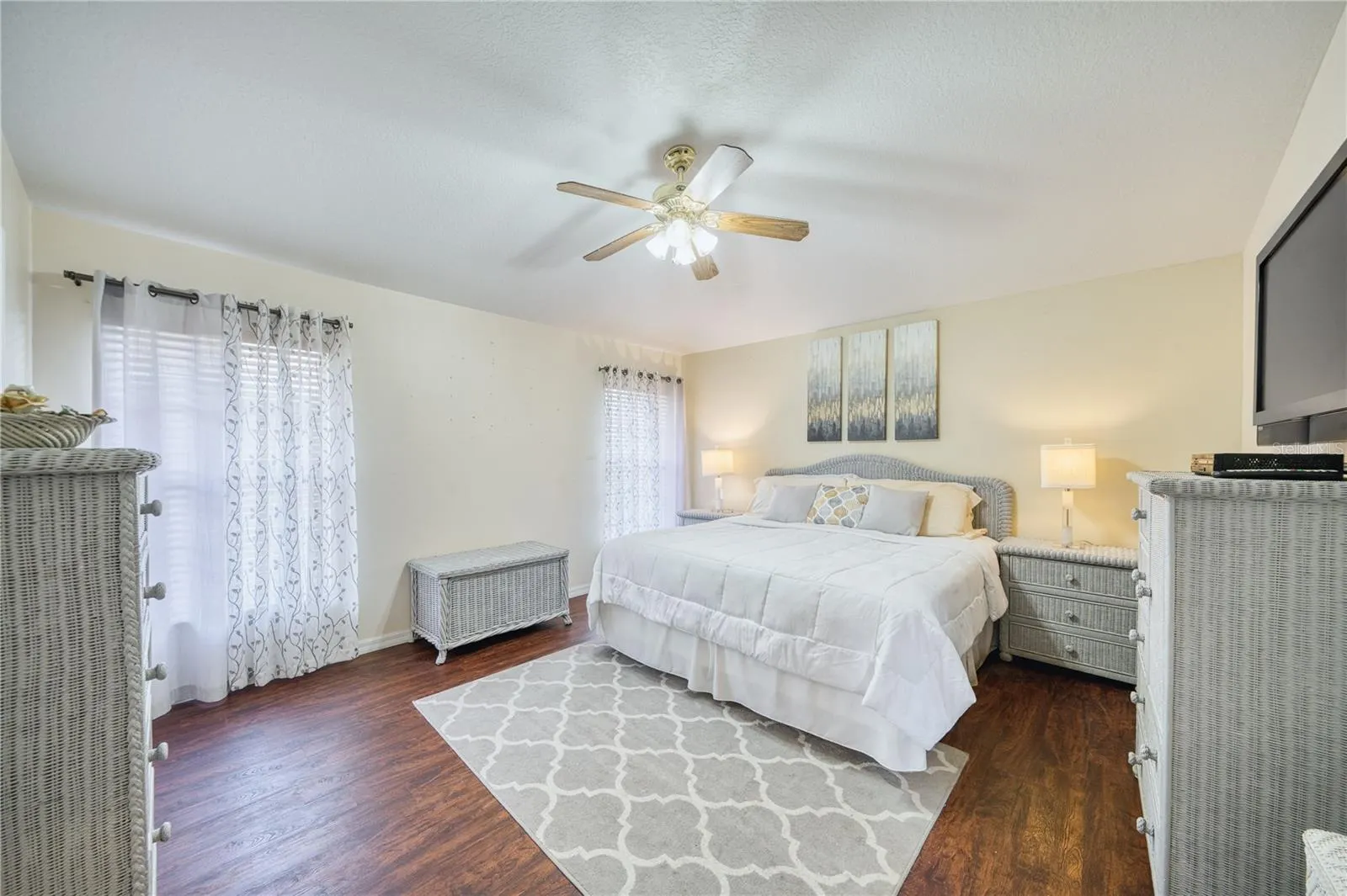 2234 SUMMER RAYE CT
