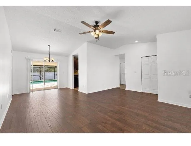 1358 FOXBORO DR