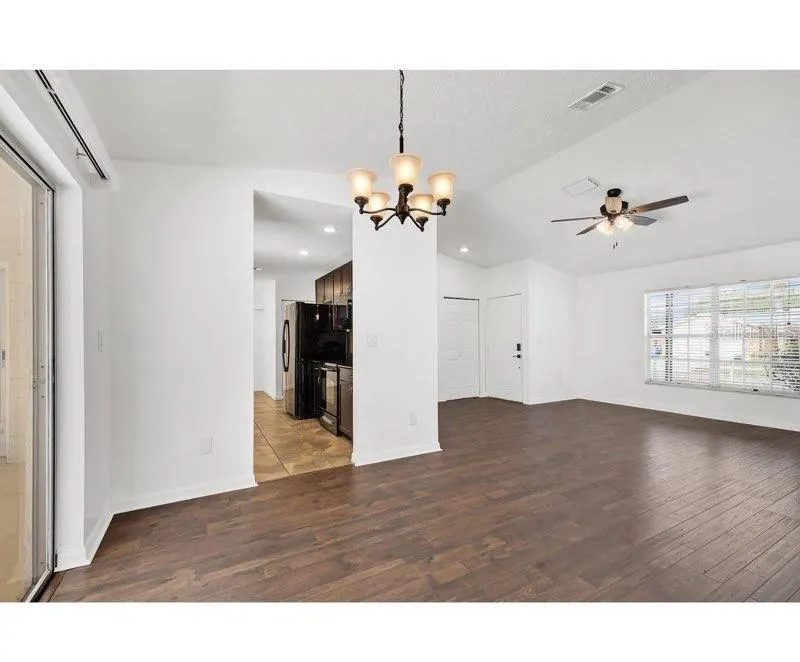 1358 FOXBORO DR