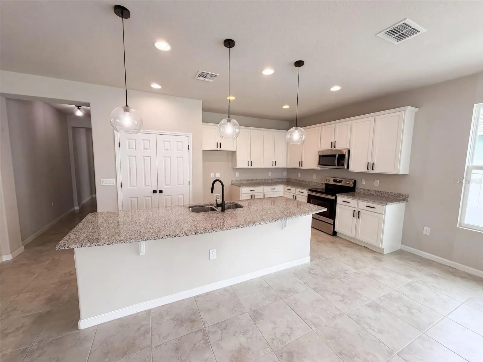 964 CORBIN CIR SW