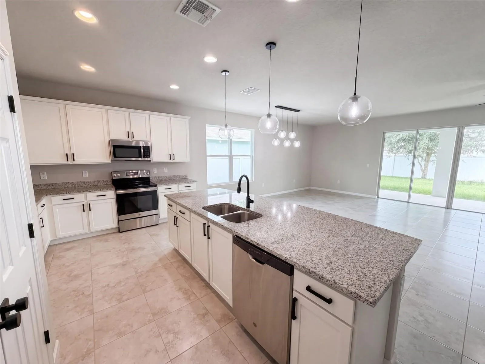 964 CORBIN CIR SW