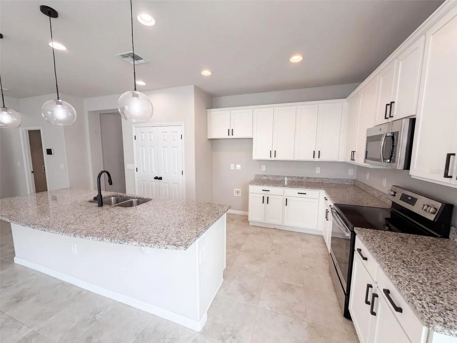 964 CORBIN CIR SW