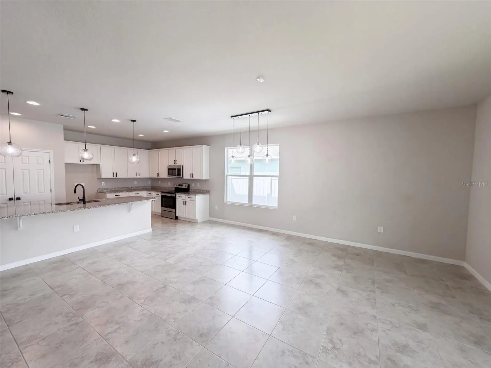 964 CORBIN CIR SW