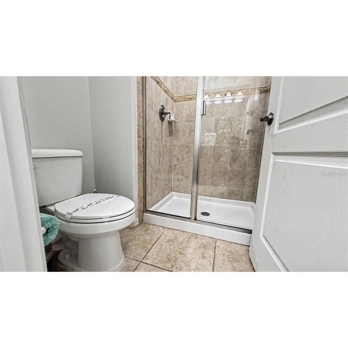 2967 BANANA PALM DR