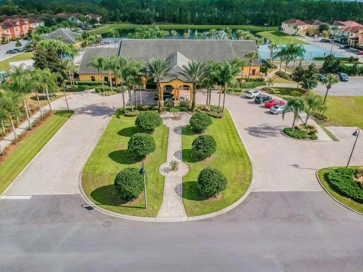 2967 BANANA PALM DR