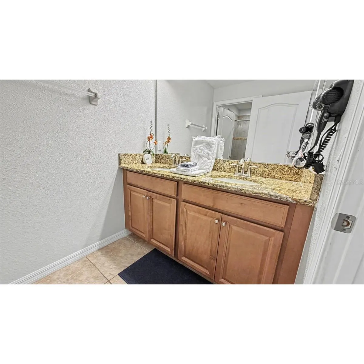 2967 BANANA PALM DR