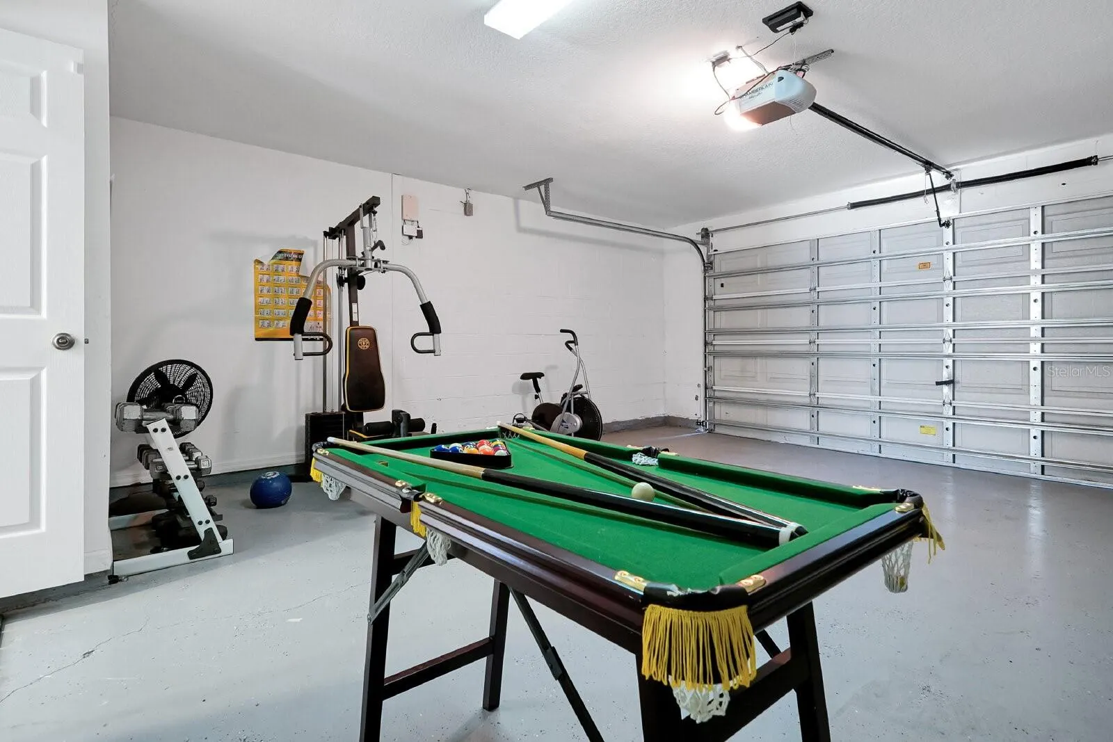 441 ROBIN RD