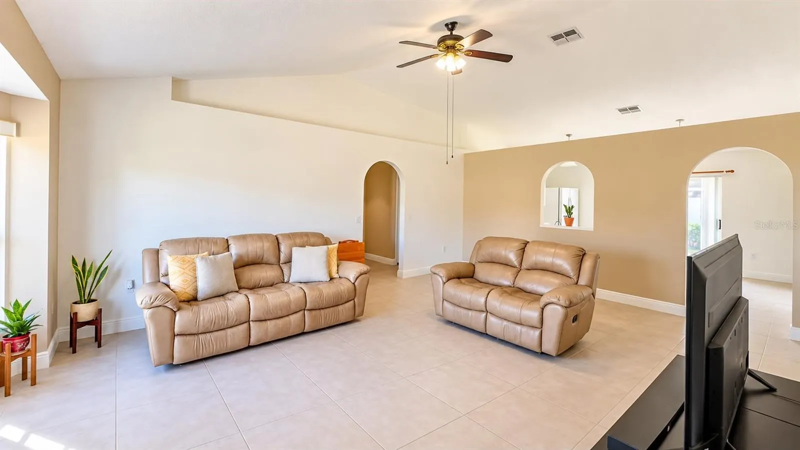 148 DORCHESTER CT