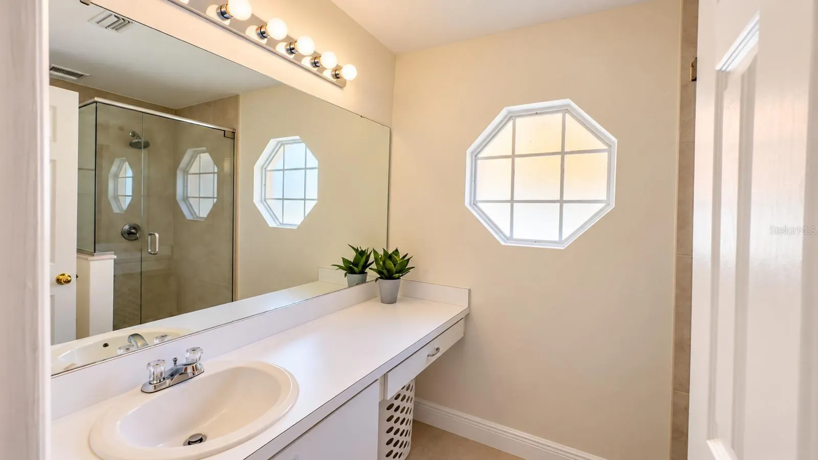 148 DORCHESTER CT