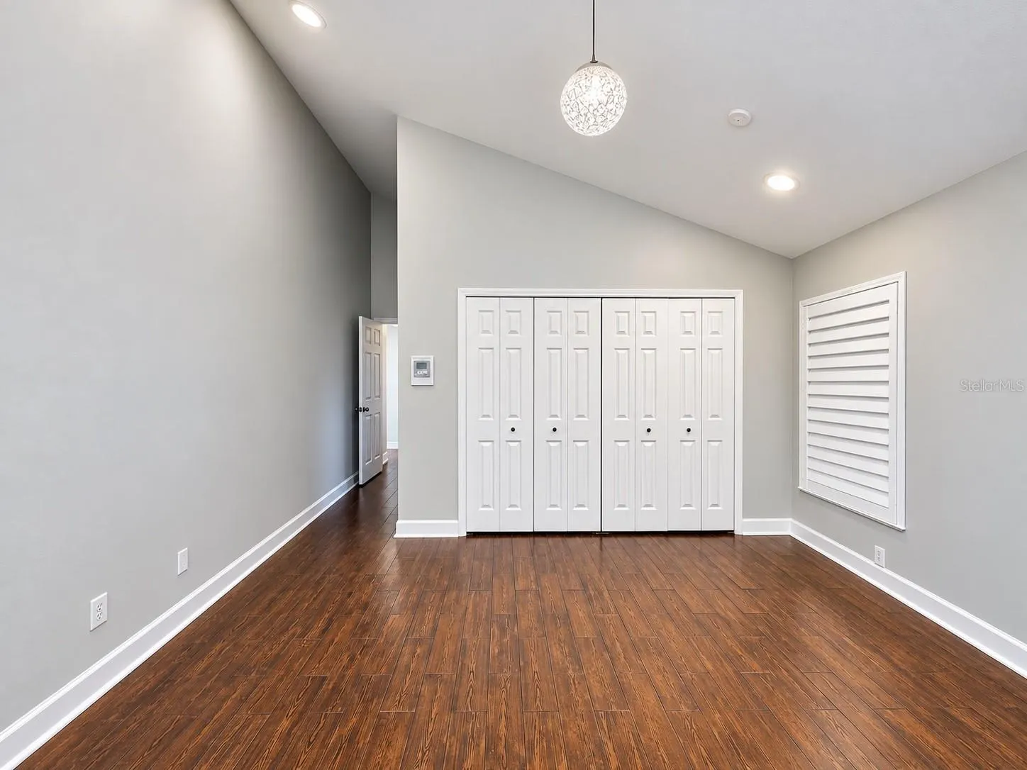 884 N LAKE STERLING CT