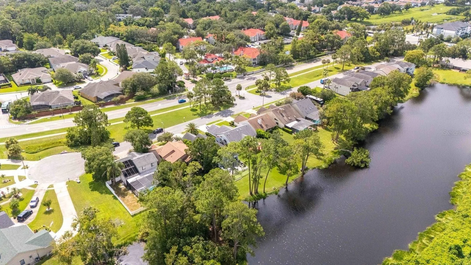884 N LAKE STERLING CT