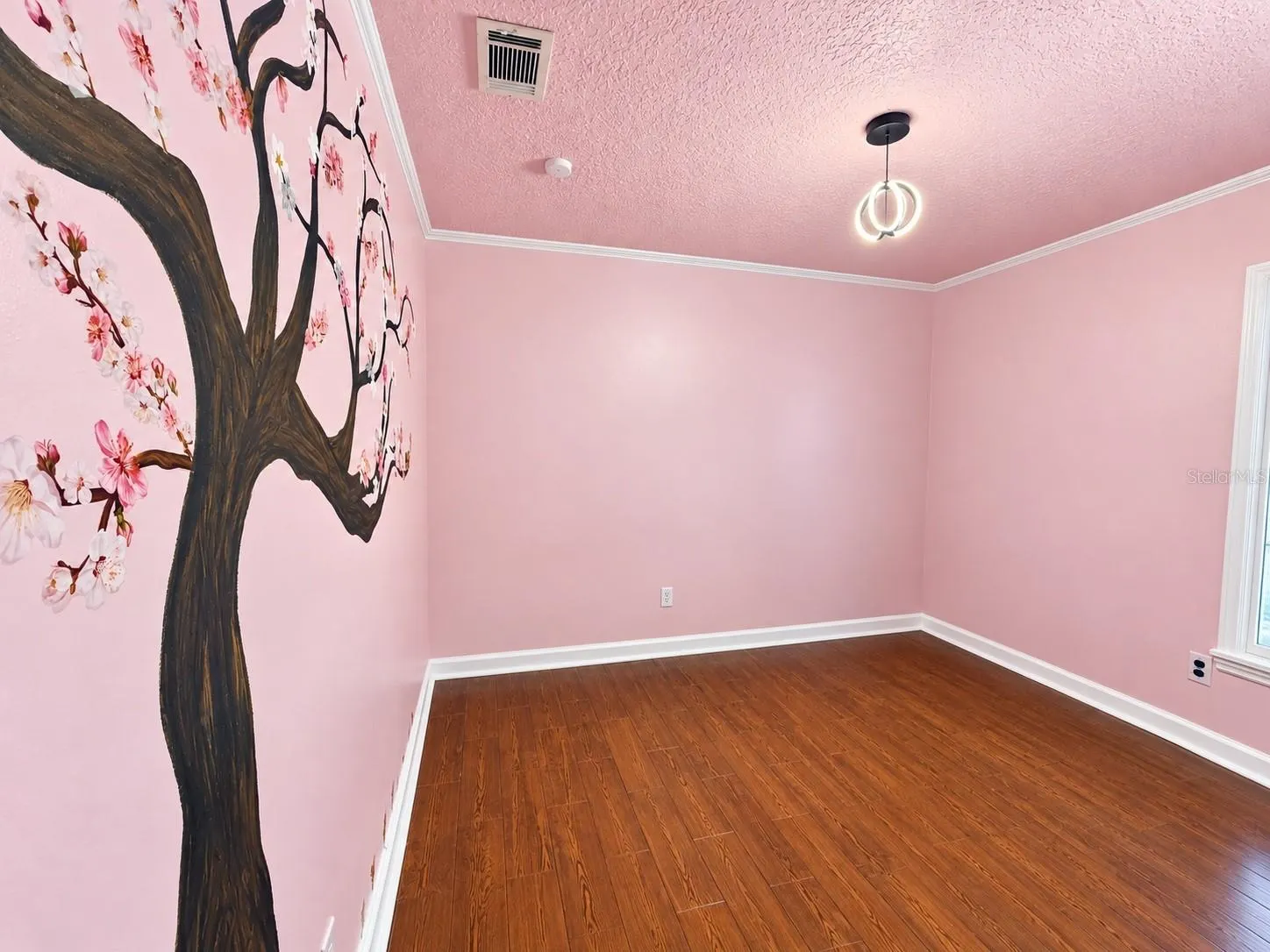 884 N LAKE STERLING CT