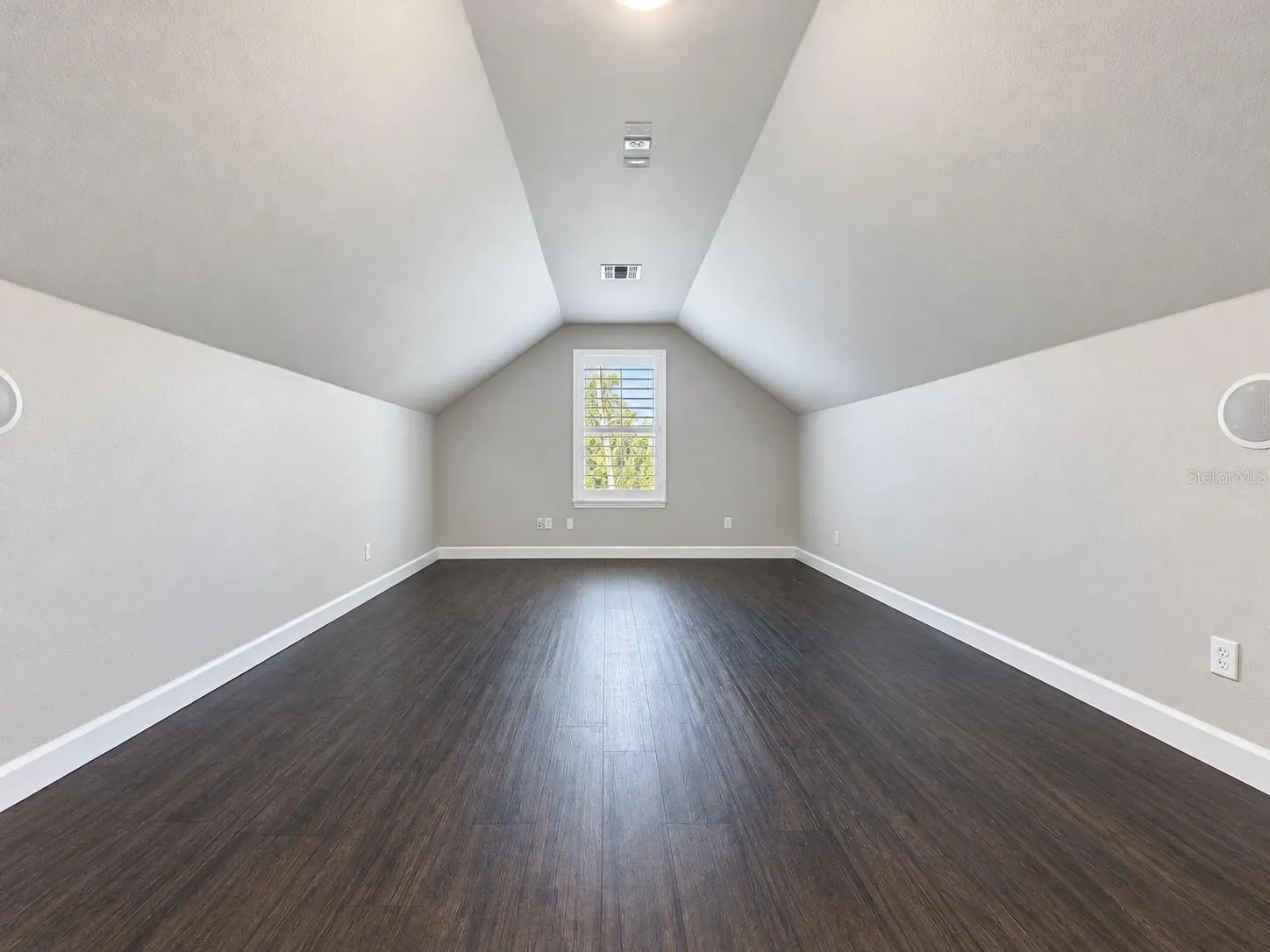 884 N LAKE STERLING CT