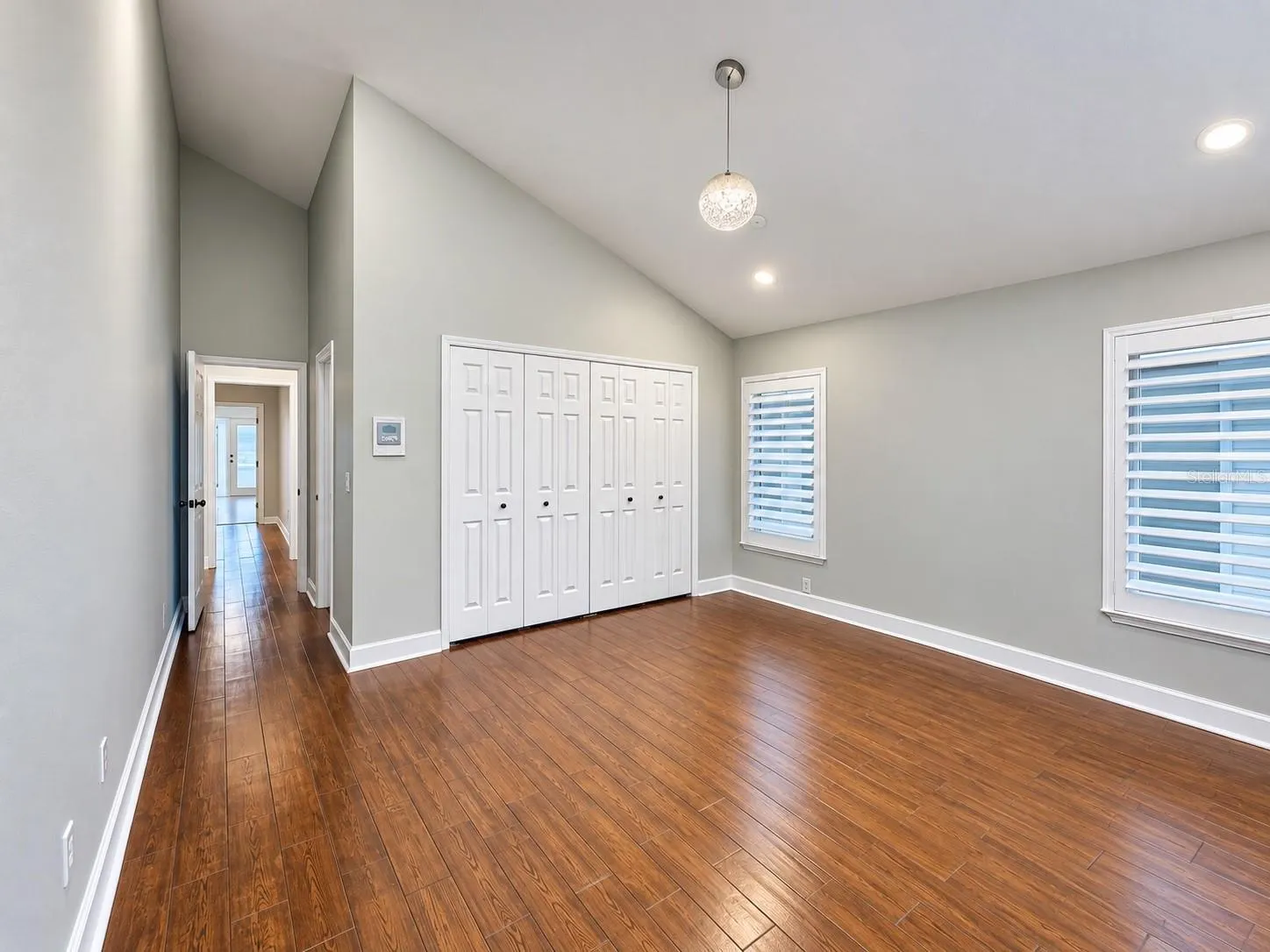 884 N LAKE STERLING CT