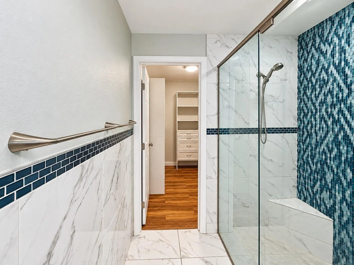 884 N LAKE STERLING CT