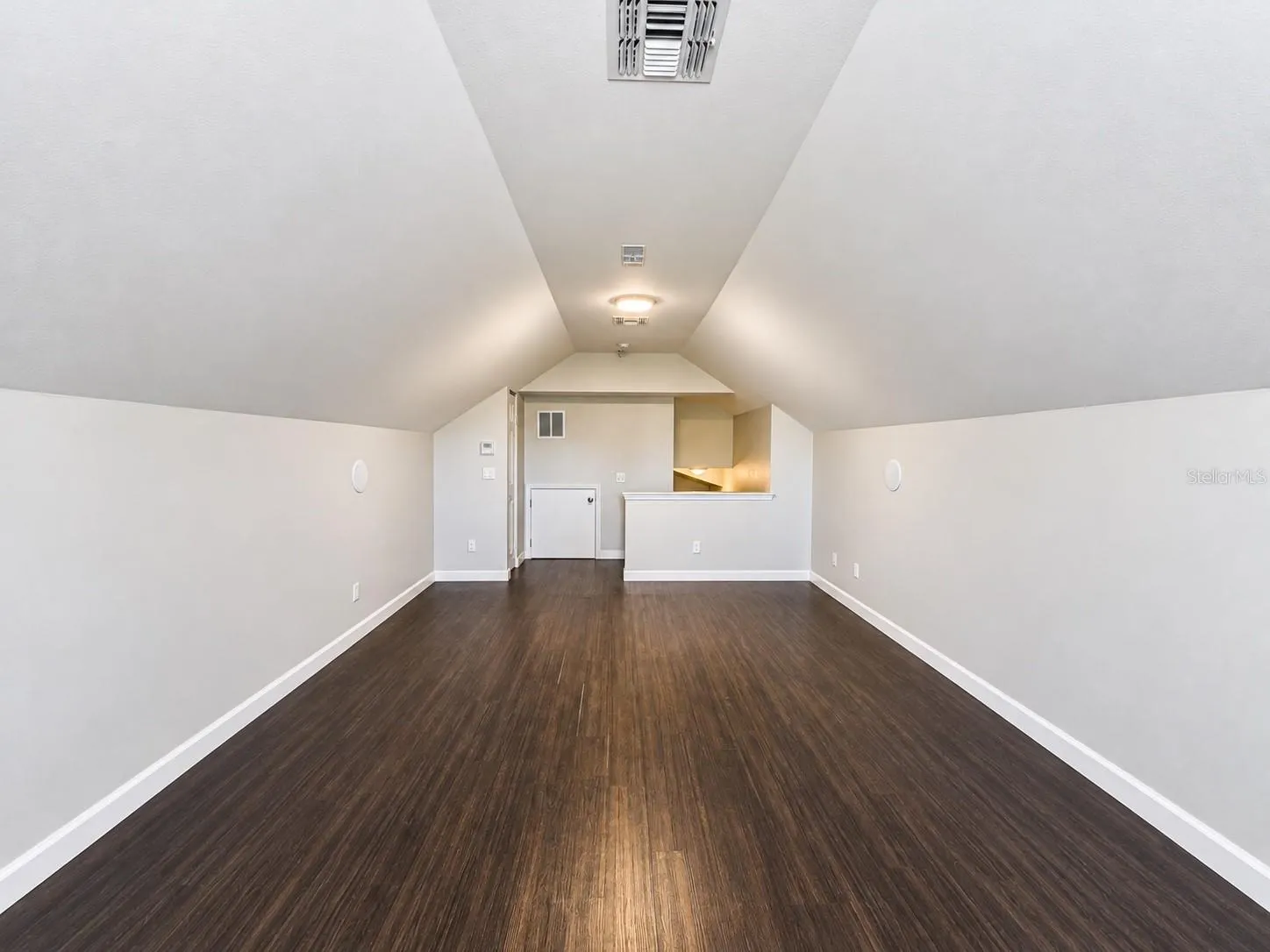 884 N LAKE STERLING CT