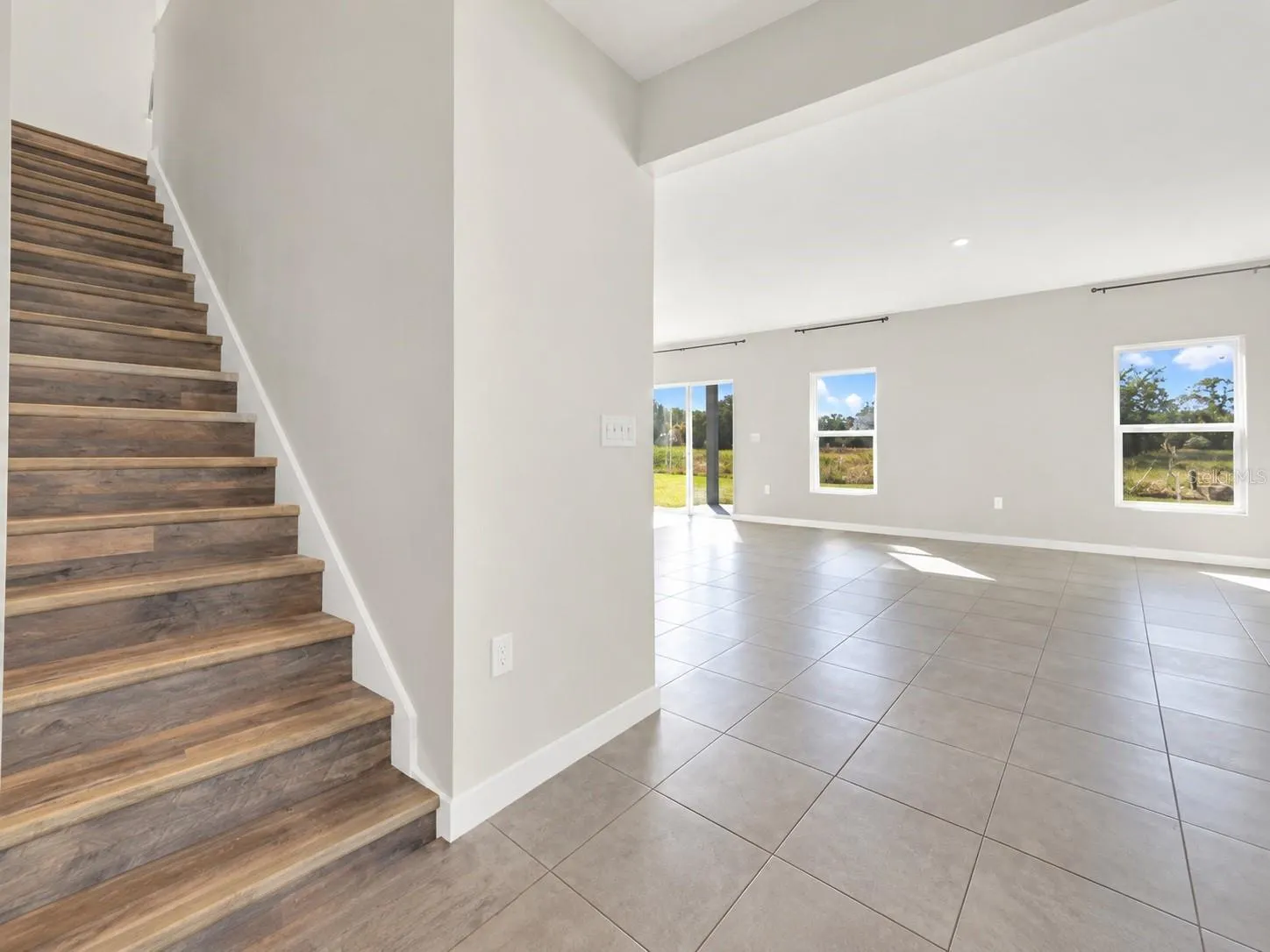 718 EAGLE LANDING BLVD