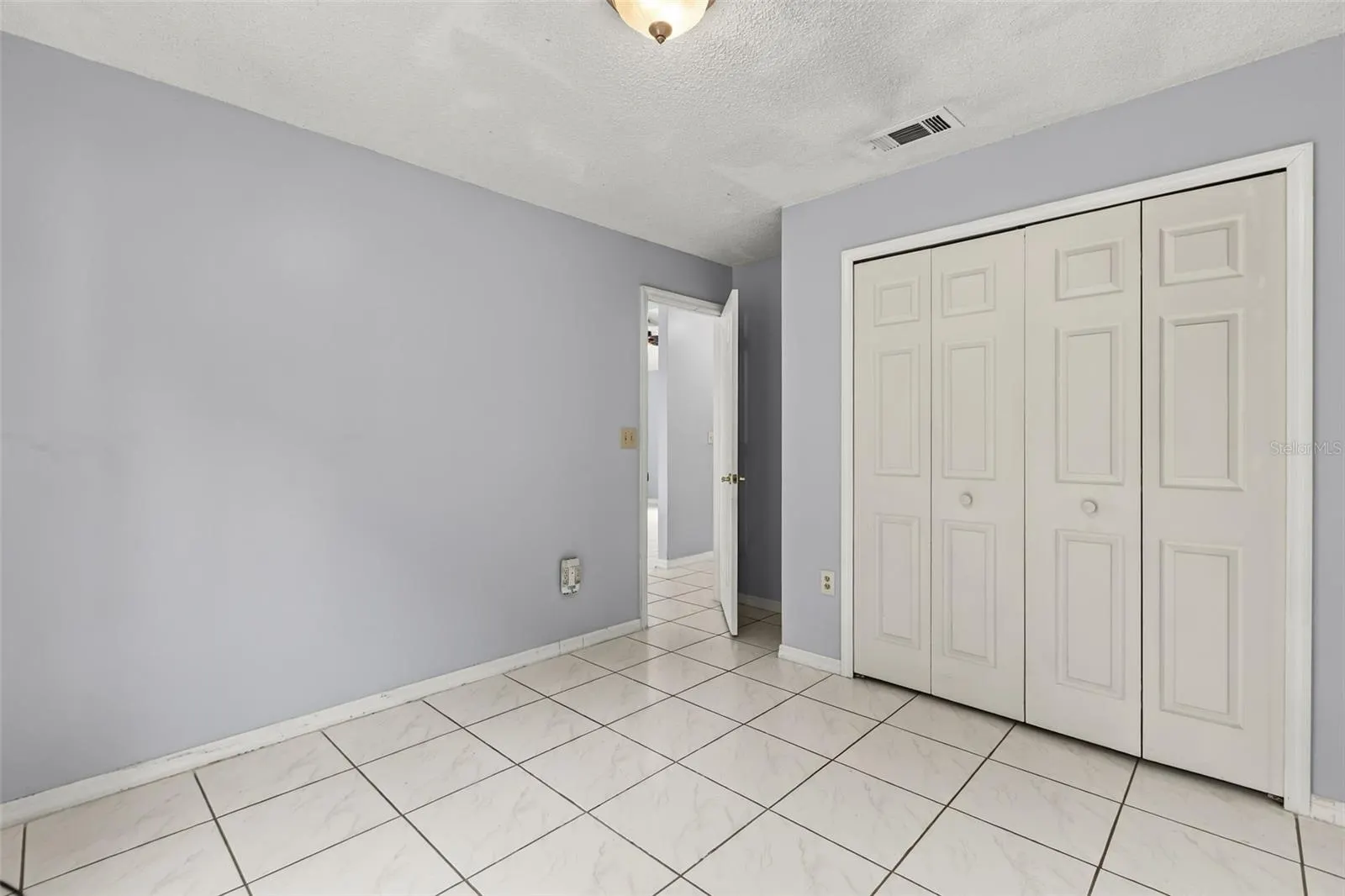 217 CHURCHILL CT