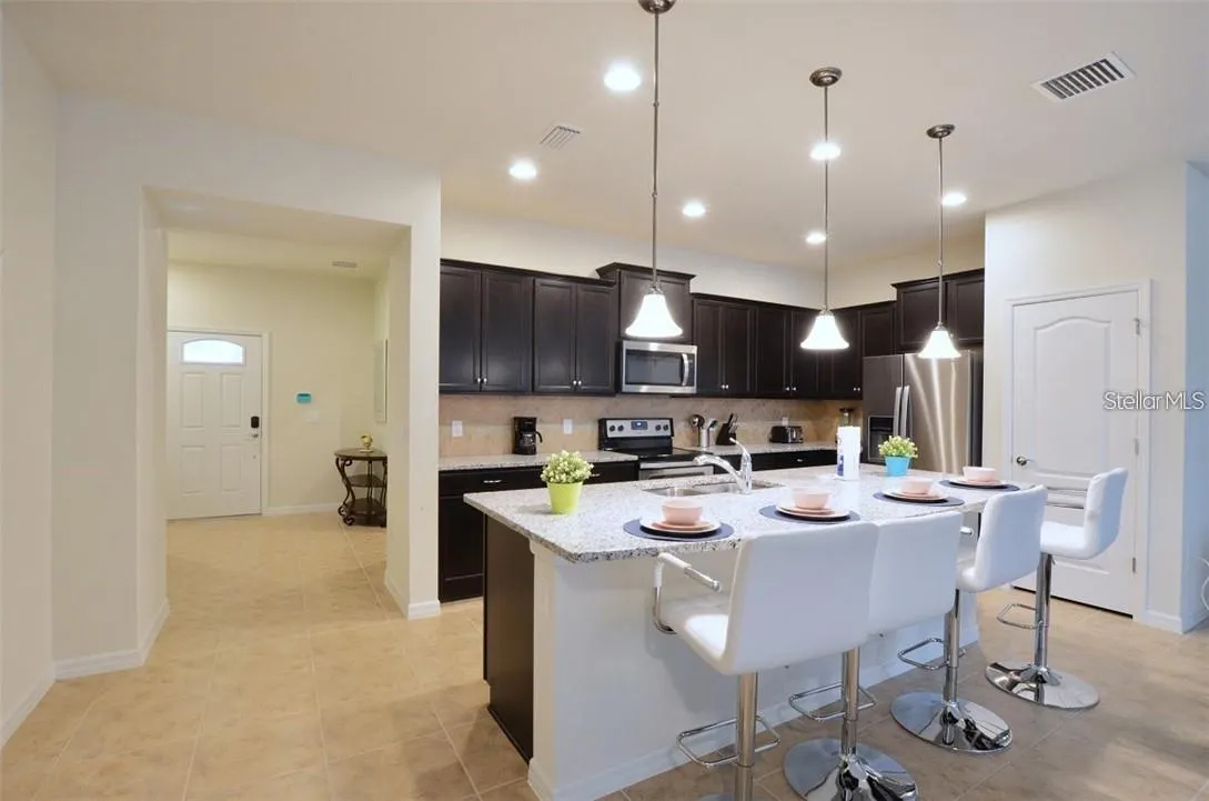 8854 GENEVE CT