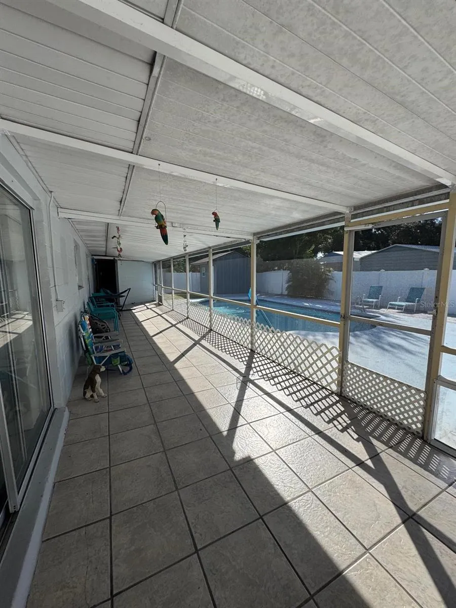 1814 PARADISE DR