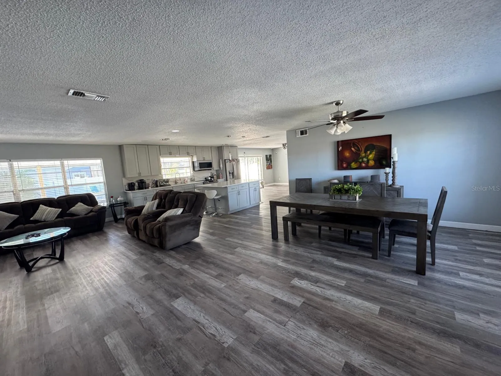 1814 PARADISE DR